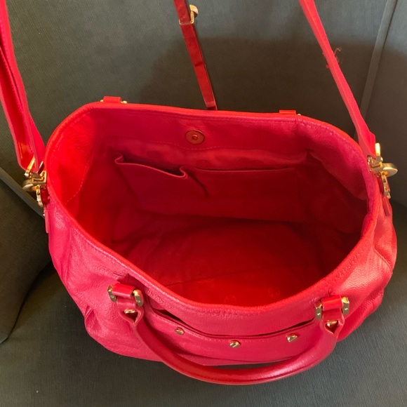 Tory Burch Classic Handle Amanda Hobo Two Way Bag - Carnival Red - Picture 5 of 9